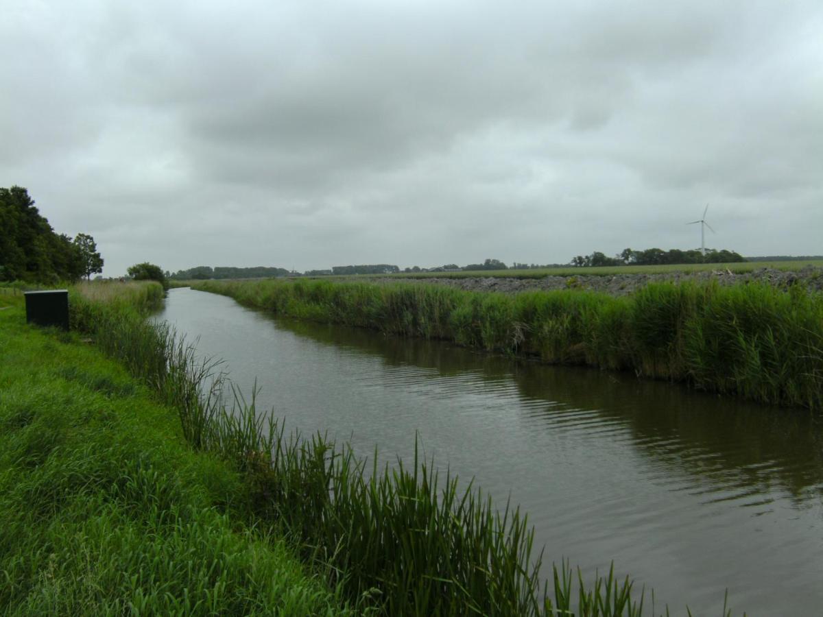 Vakantiehuis 't Laaisterplakky zonder drempels Oude Bildtzijl Buitenkant foto