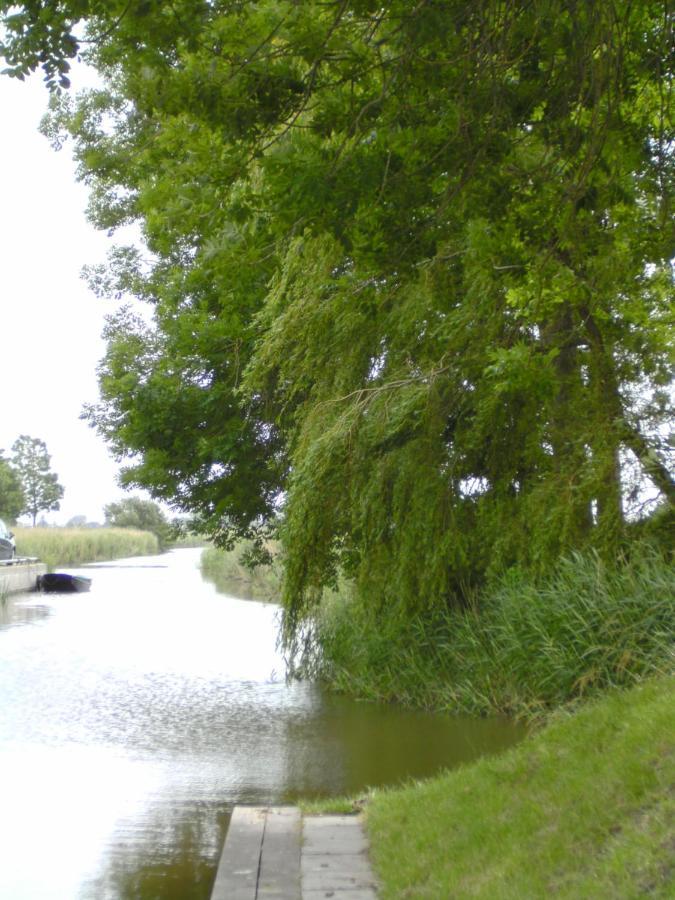 Vakantiehuis 't Laaisterplakky zonder drempels Oude Bildtzijl Buitenkant foto